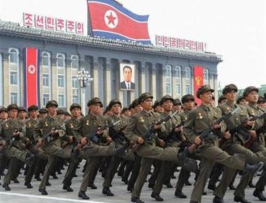 Β. Κορέα: Ασκήσεις πυροβολικού με πραγματικά πυρά με αφορμή τα 85 χρόνια ενόπλων δυνάμεων